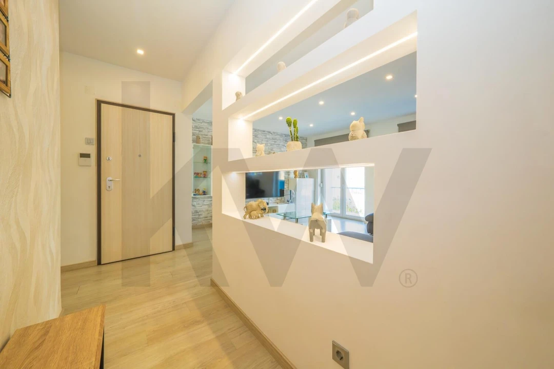 Apartamento T4 para Venda em Laranjeiro e Feijó Foto 2