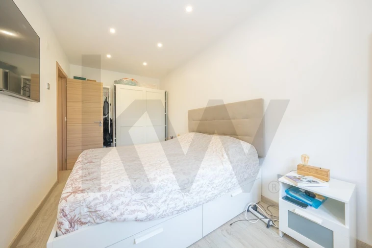 Apartamento T4 para Venda em Laranjeiro e Feijó Foto 23