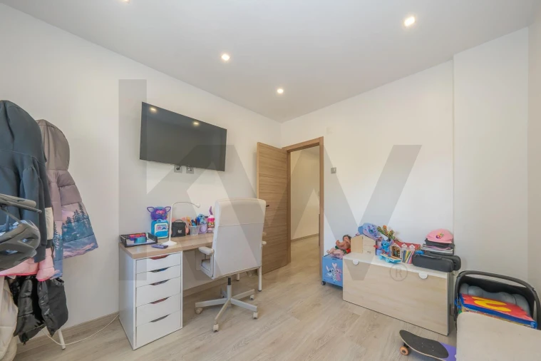 Apartamento T4 para Venda em Laranjeiro e Feijó Foto 6