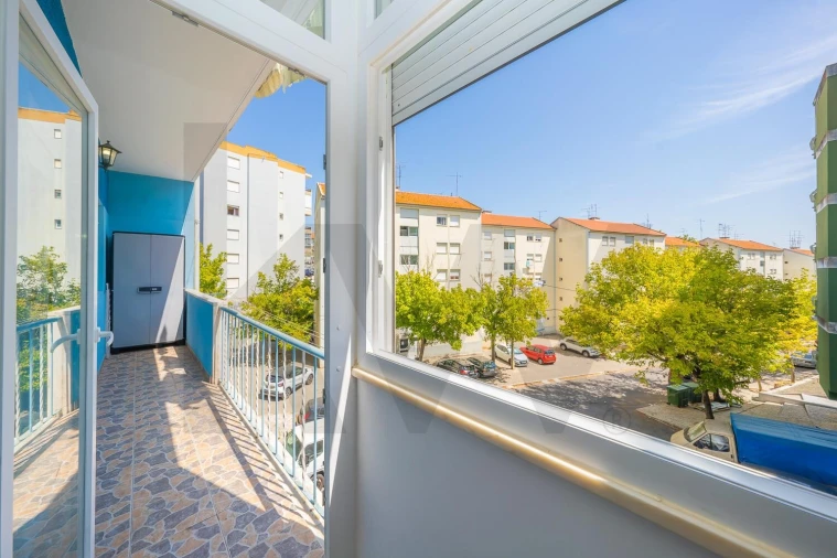 Apartamento T4 para Venda em Laranjeiro e Feijó Foto 30