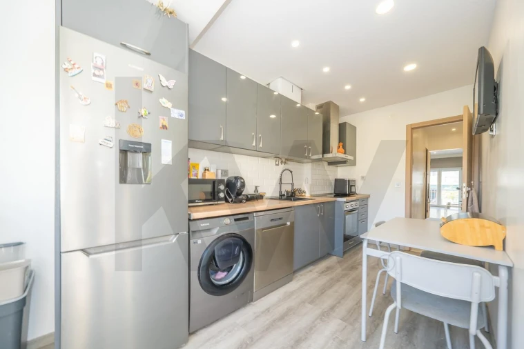 Apartamento T4 para Venda em Laranjeiro e Feijó Foto 27