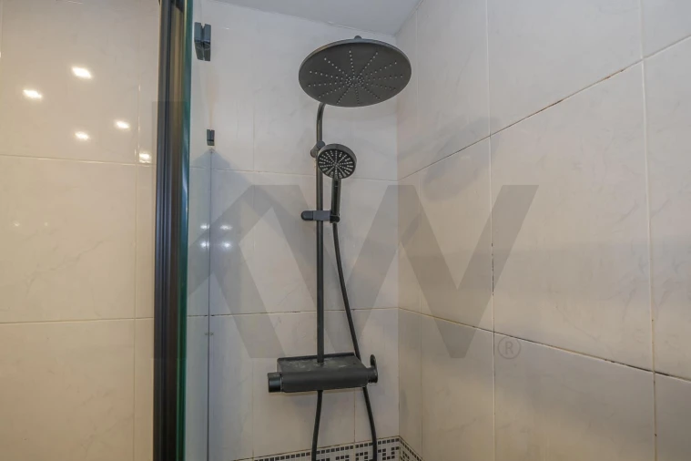 Apartamento T4 para Venda em Laranjeiro e Feijó Foto 9