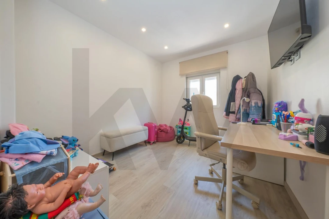 Apartamento T4 para Venda em Laranjeiro e Feijó Foto 25