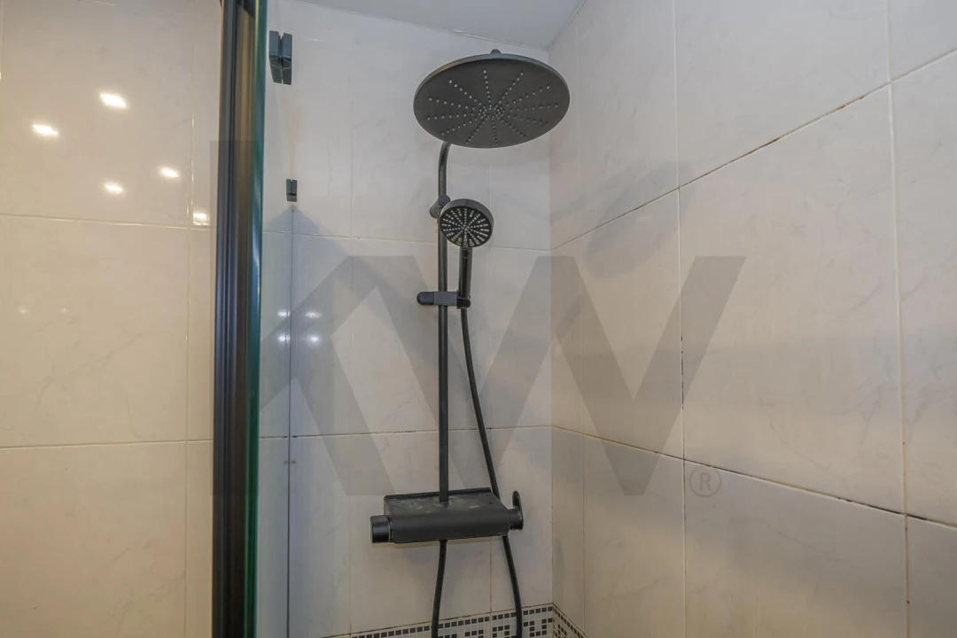 Apartamento T4 para Venda em Laranjeiro e Feijó Foto 9