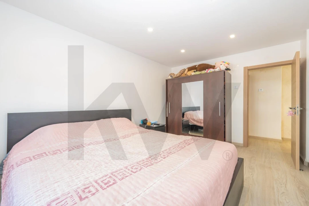 Apartamento T4 para Venda em Laranjeiro e Feijó Foto 21