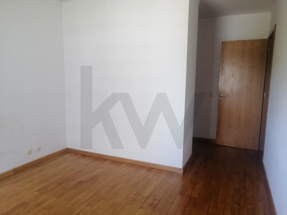 Apartamento T3 para Arrendamento em Parque das Nações Foto 14