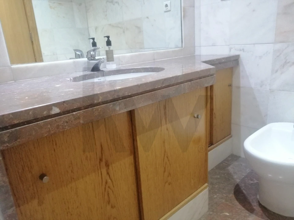 Apartamento T3 para Arrendamento em Parque das Nações Foto 25