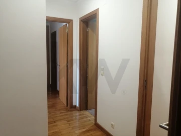 Apartamento T3 para Arrendamento em Parque das Nações