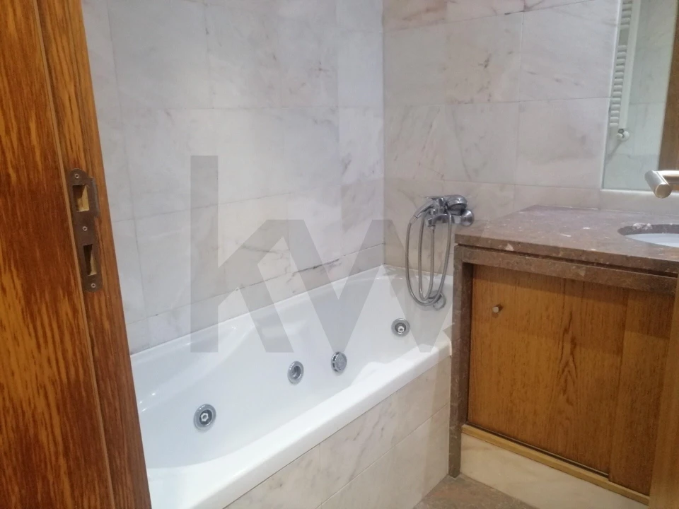 Apartamento T3 para Arrendamento em Parque das Nações Foto 16