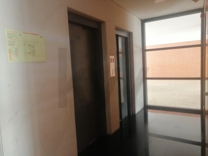 Apartamento T3 para Arrendamento em Parque das Nações Foto 2