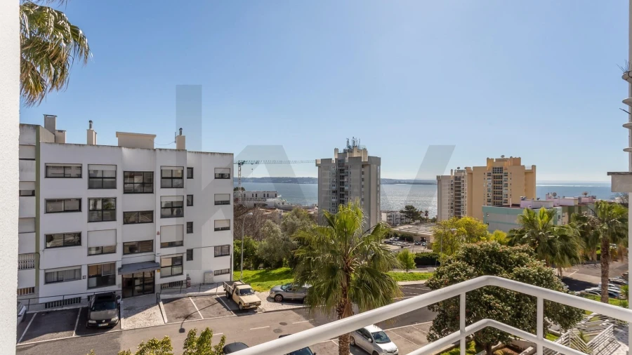 Apartamento T3 para Venda em Oeiras e São Julião da Barra, Paço de Arcos e Caxias