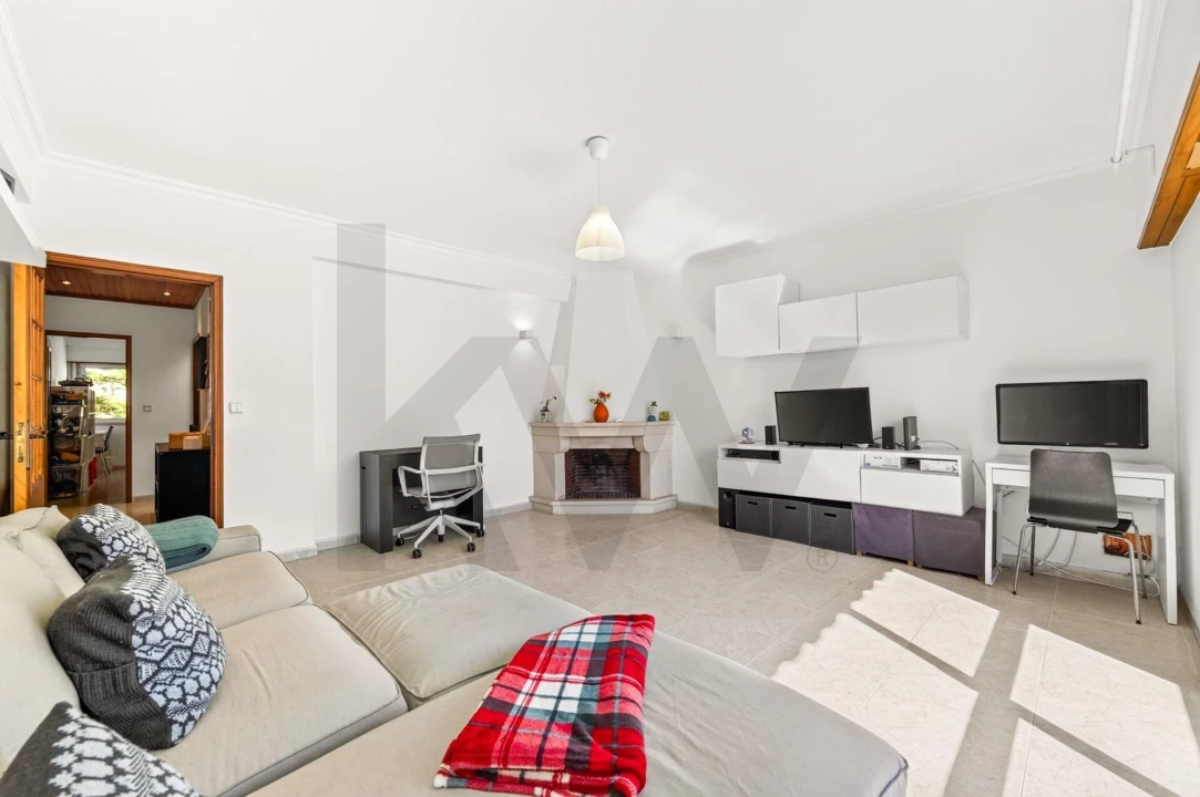 Apartamento T3 para Venda em São Domingos de Rana Foto 4