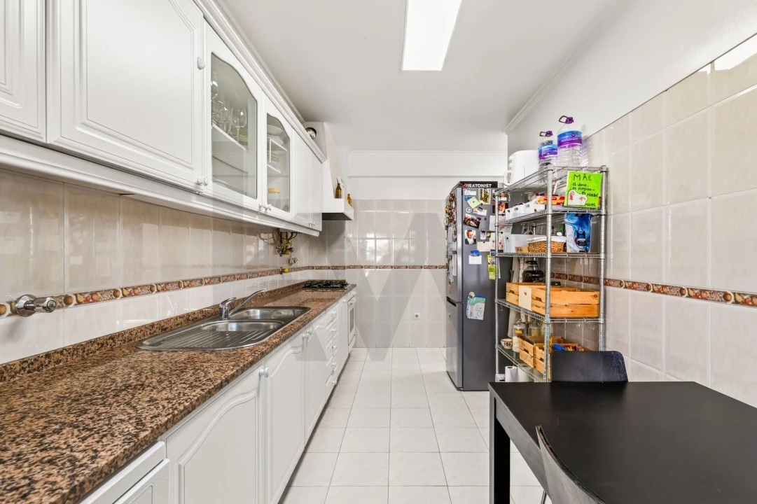 Apartamento T3 para Venda em São Domingos de Rana Foto 9