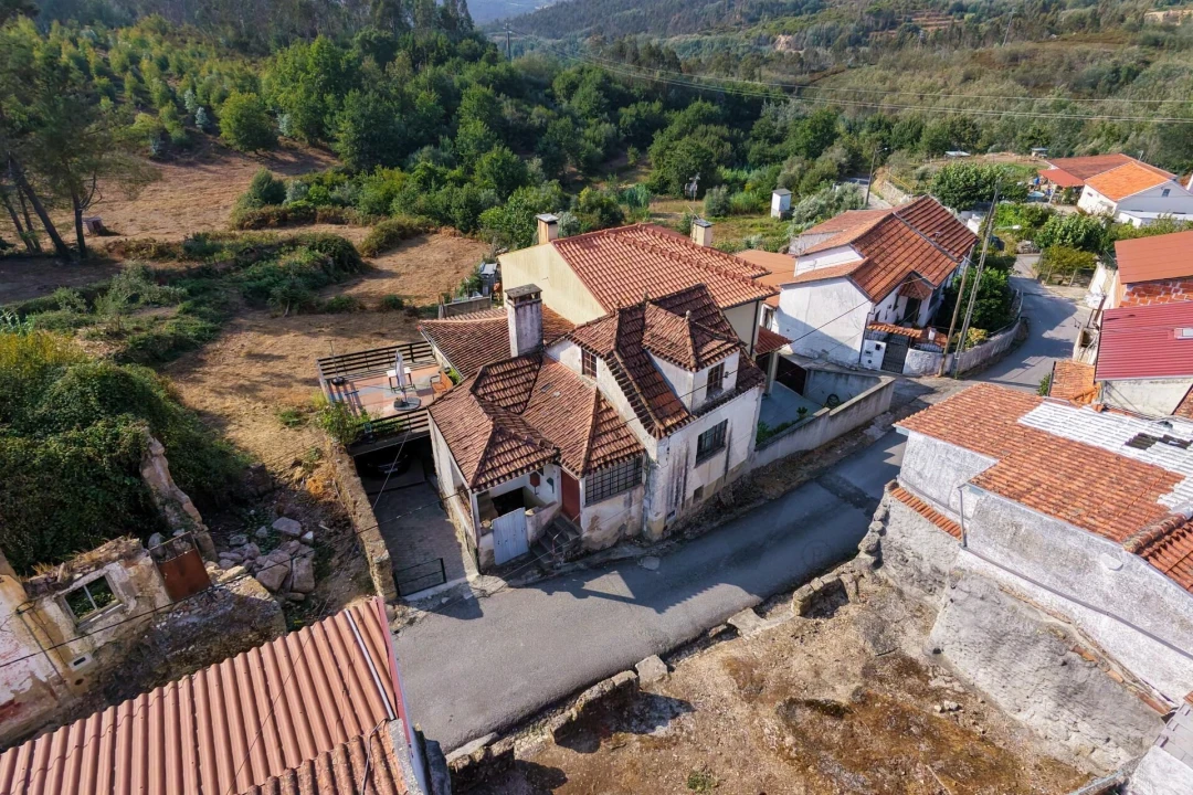 Moradia T3 para Venda em Tabua Foto 1