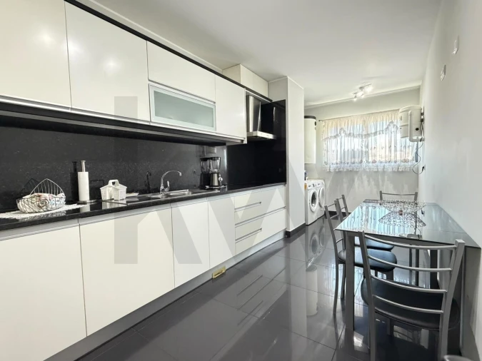 Apartamento T3 para Venda em São Martinho Foto 9