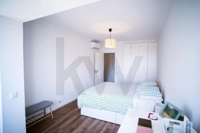 Apartamento T2 para Venda em Oeiras e São Julião da Barra, Paço de Arcos e Caxias