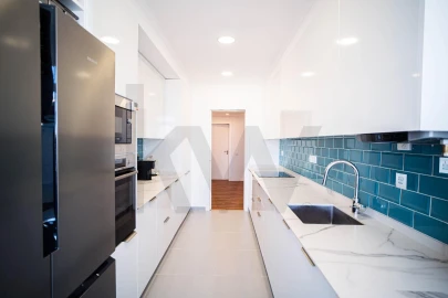 Apartamento T2 para Venda em Oeiras e São Julião da Barra, Paço de Arcos e Caxias