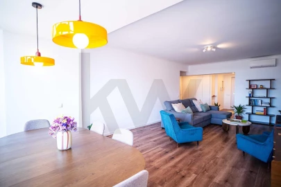 Apartamento T2 para Venda em Oeiras e São Julião da Barra, Paço de Arcos e Caxias