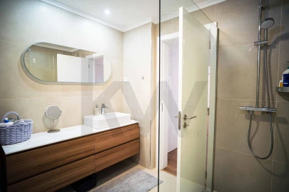 Apartamento T2 para Venda em Oeiras e São Julião da Barra, Paço de Arcos e Caxias