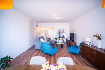 Apartamento T2 para Venda em Oeiras e São Julião da Barra, Paço de Arcos e Caxias