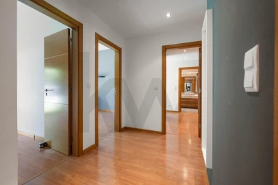 Apartamento T3 para Arrendamento em Sacavém e Prior Velho