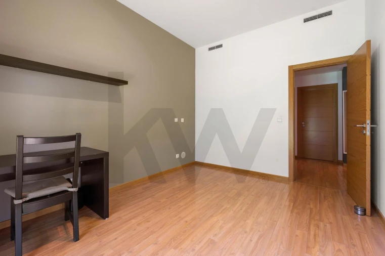 Apartamento T3 para Arrendamento em Sacavém e Prior Velho Foto 24