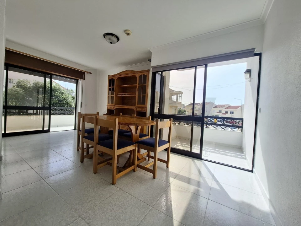 Apartamento T2 para Arrendamento em Ericeira Foto 1