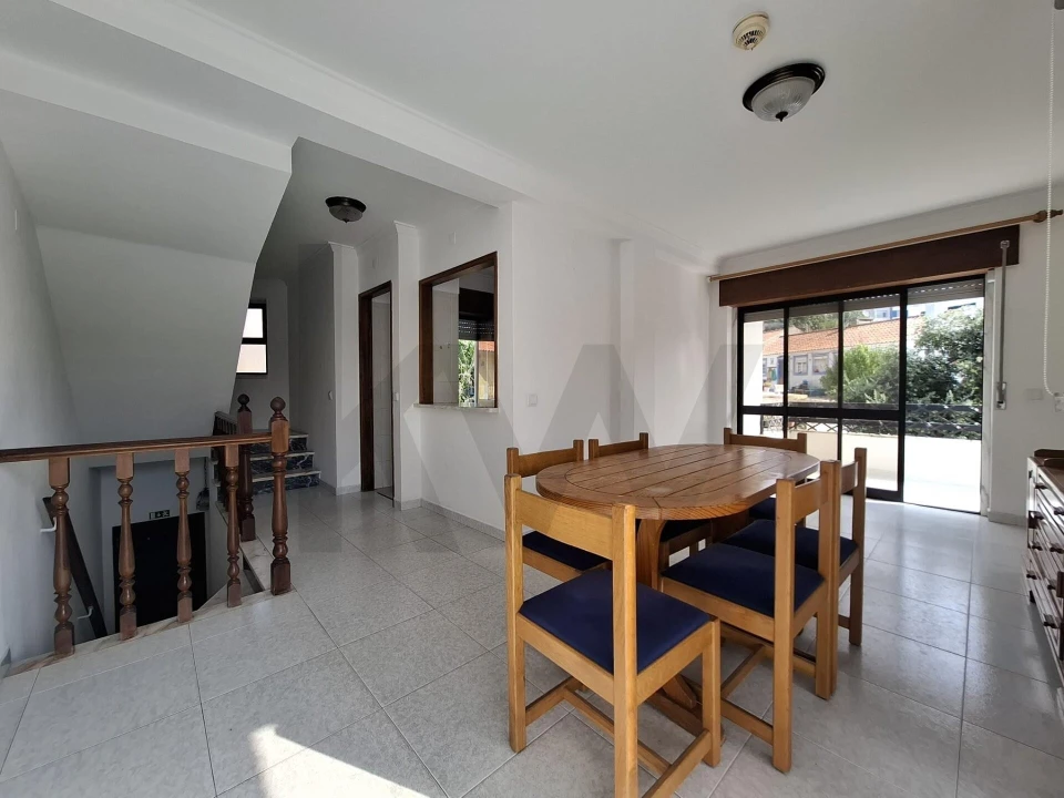 Apartamento T2 para Arrendamento em Ericeira Foto 4