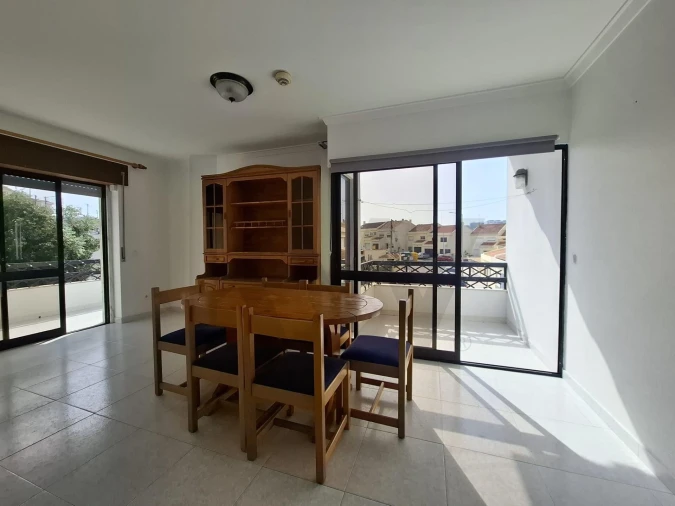 Apartamento T2 para Arrendamento em Ericeira Foto 5