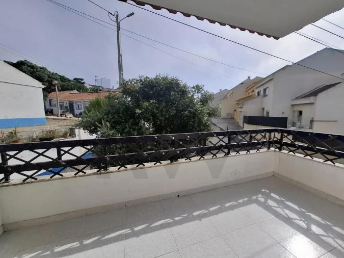 Apartamento T2 para Arrendamento em Ericeira Foto 7