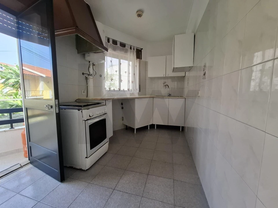 Apartamento T2 para Arrendamento em Ericeira Foto 9