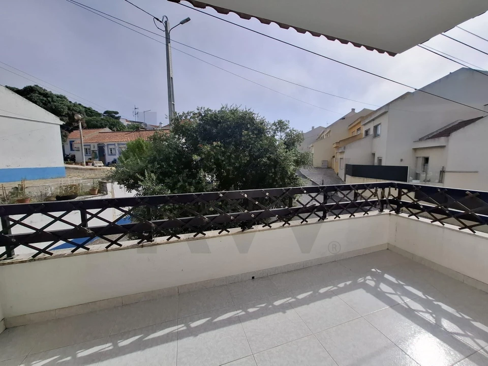 Apartamento T2 para Arrendamento em Ericeira Foto 7