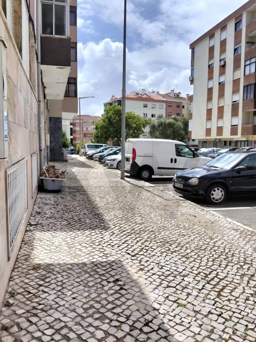 Apartamento T2 para Venda em Amora Foto 4