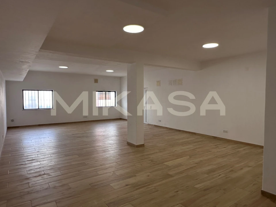 Armazém para Arrendamento em Lagos (São Sebastião e Santa Maria) Foto 6