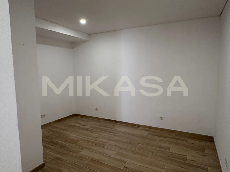 Armazém para Arrendamento em Lagos (São Sebastião e Santa Maria) Foto 9