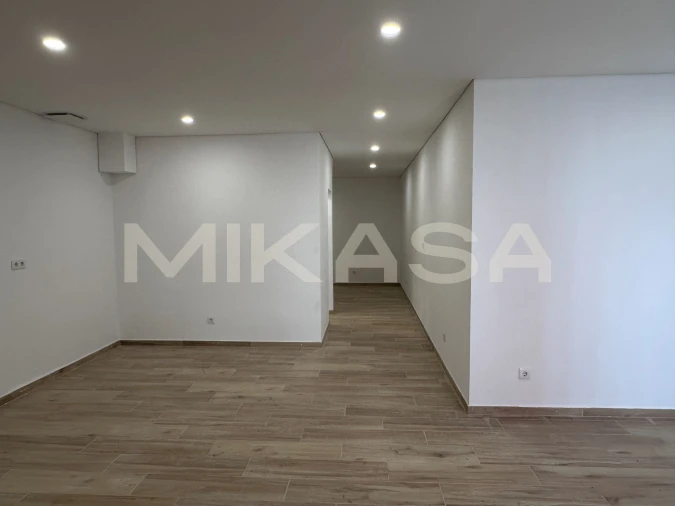 Armazém para Arrendamento em Lagos (São Sebastião e Santa Maria) Foto 8
