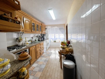 Apartamento T3 para Venda em Estômbar e Parchal