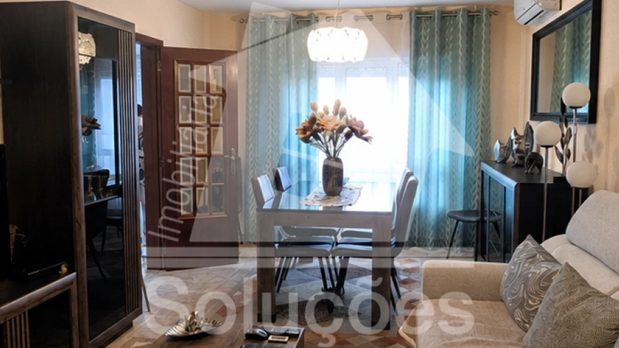 Apartamento T3 para Venda em Estômbar e Parchal
