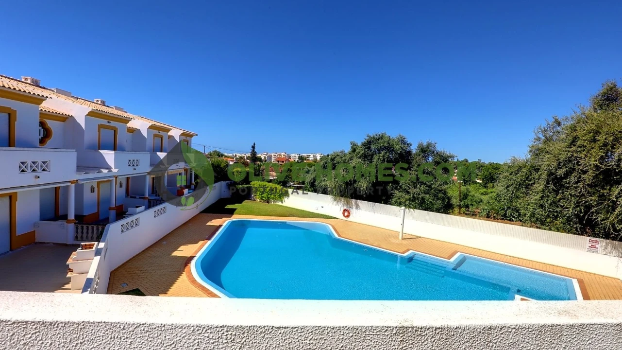Moradia T3 para Venda em Albufeira e Olhos de Água Foto 1