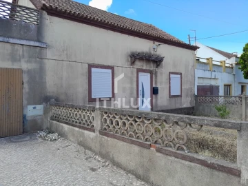 Moradia T2 para Venda em Atouguia da Baleia