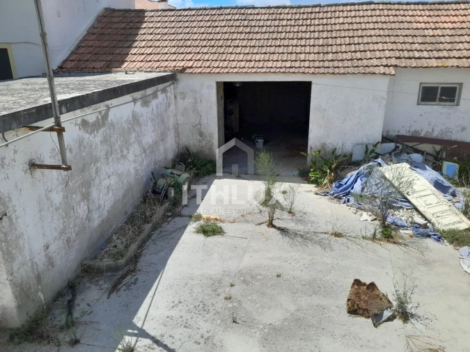 Moradia T2 para Venda em Atouguia da Baleia Foto 16