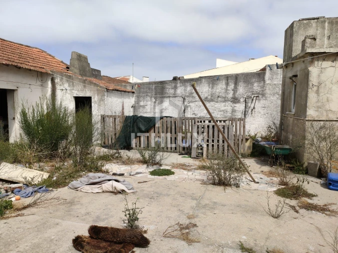 Moradia T2 para Venda em Atouguia da Baleia Foto 7