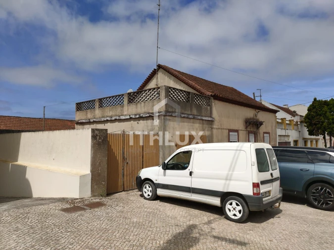 Moradia T2 para Venda em Atouguia da Baleia Foto 11