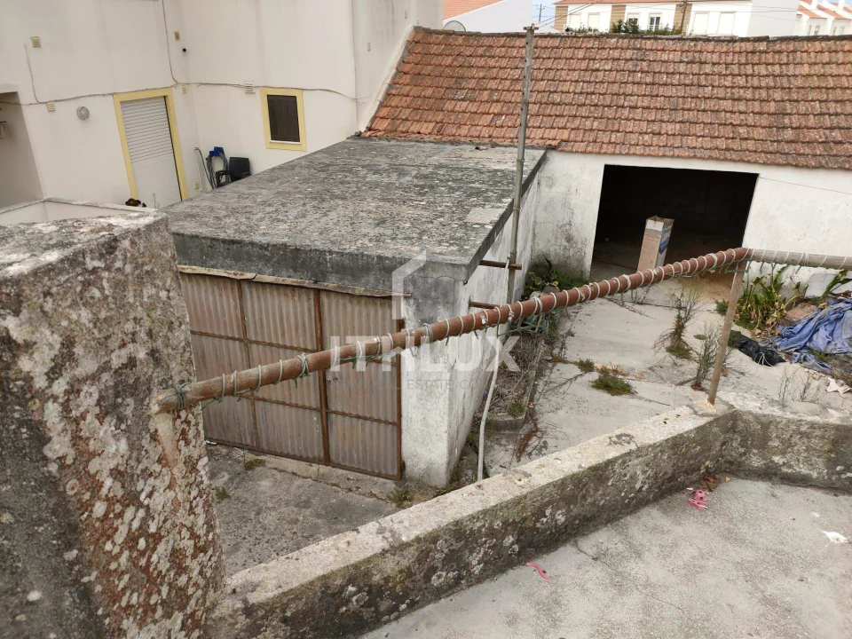 Moradia T2 para Venda em Atouguia da Baleia Foto 1