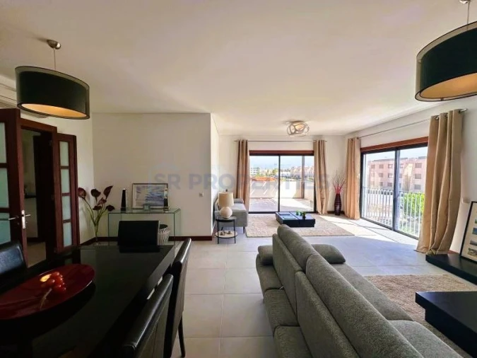 Apartamento T2 para Venda em Quarteira Foto 4