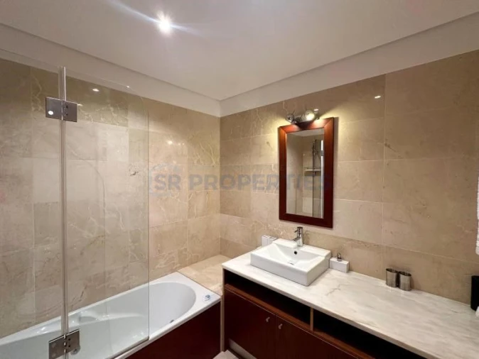 Apartamento T2 para Venda em Quarteira Foto 17