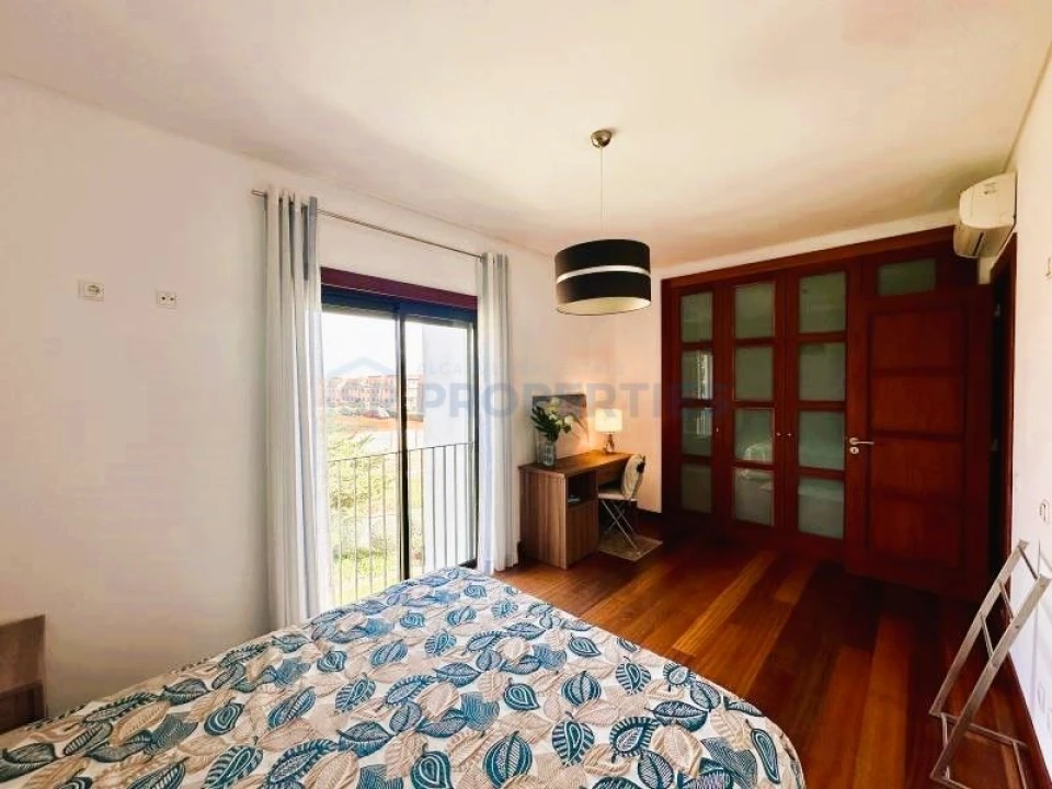 Apartamento T2 para Venda em Quarteira Foto 13