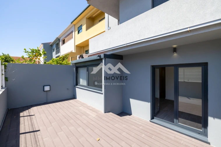 Apartamento T3 para Arrendamento em Lordelo do Ouro e Massarelos Foto 9