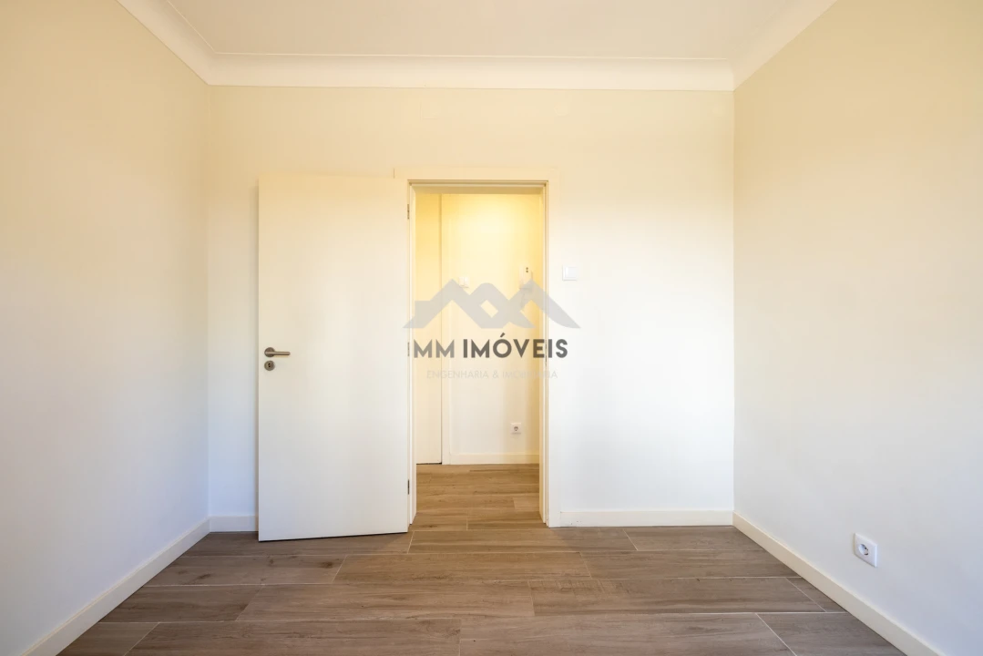 Apartamento T3 para Arrendamento em Lordelo do Ouro e Massarelos Foto 20
