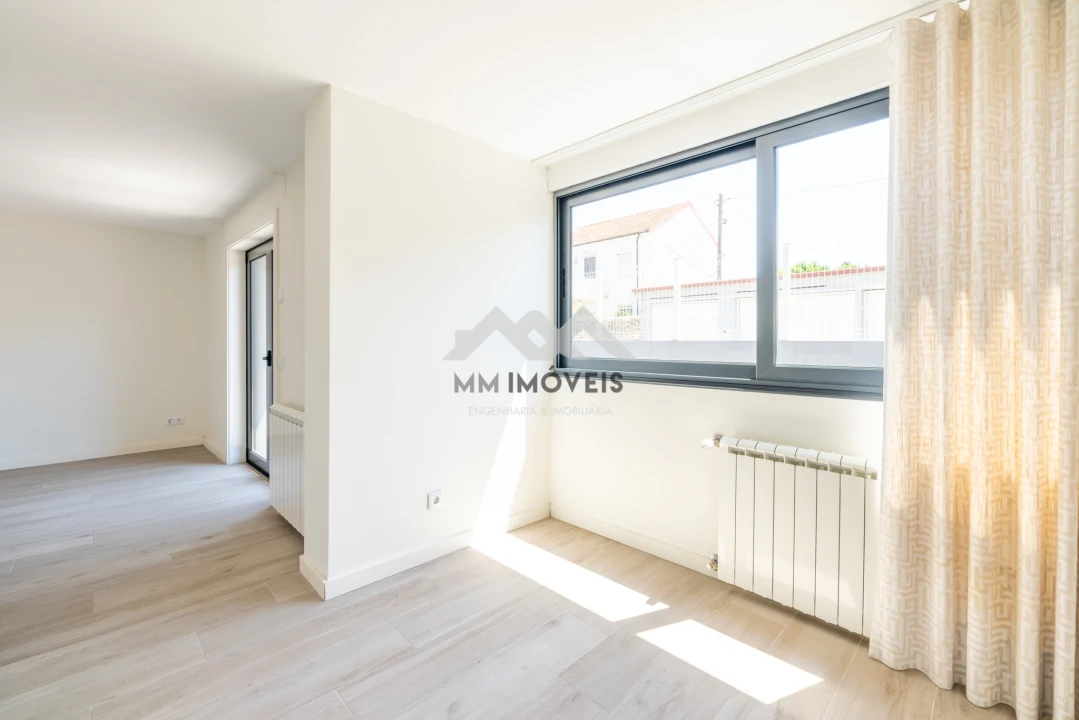 Apartamento T3 para Arrendamento em Lordelo do Ouro e Massarelos Foto 8